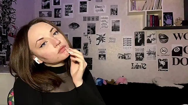 JuliaCurletteye's cam snapshot