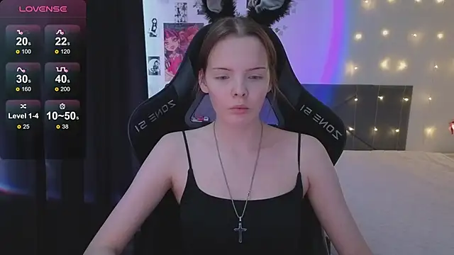 Luna_Navy's cam snapshot