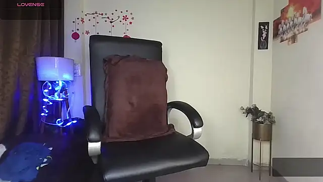 Black-Pearll live sex cam