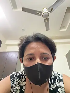 raavigirl's cam snapshot