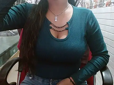 LovingPihu's cam snapshot