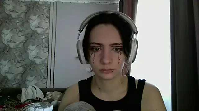 LxayBloom's cam snapshot