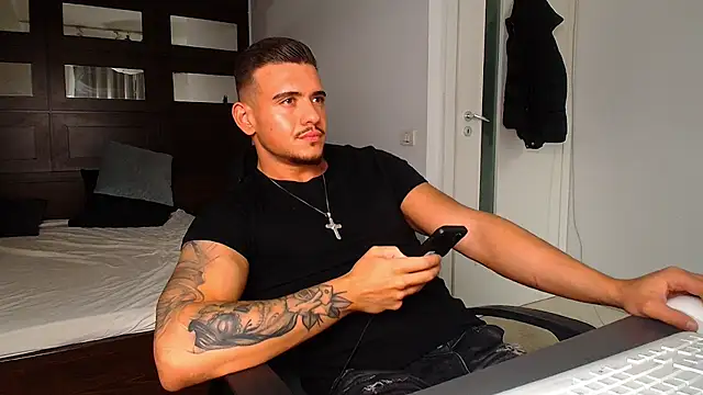 ElijahThorne's cam snapshot