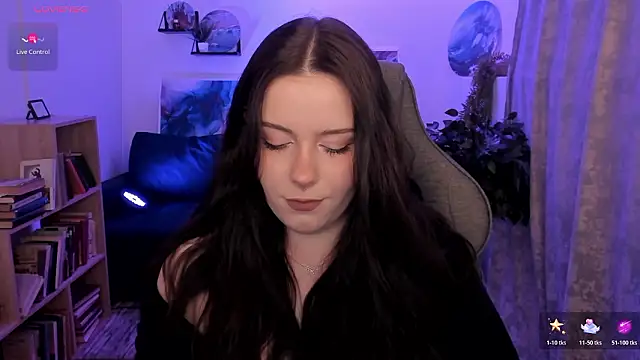 CoraMiel live sex cam