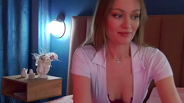 EvelynPoole's cam snapshot