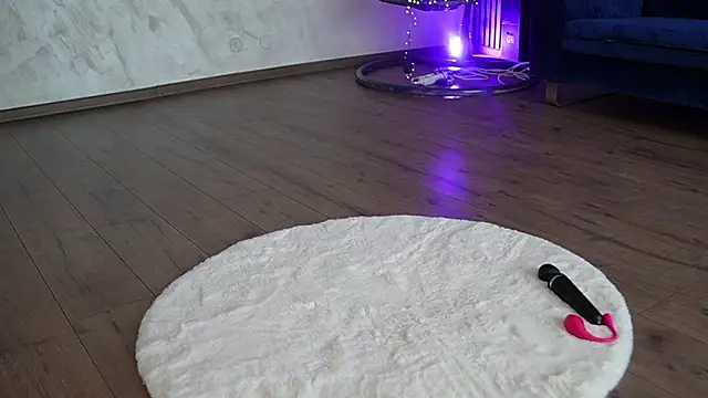 RachelRavee's cam snapshot