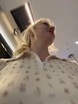 RonnieKiss's cam snapshot