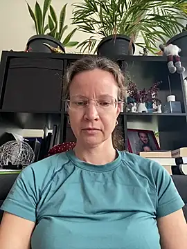 AnnikaRose live sex cam