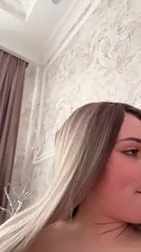 KikiWatson live sex cam