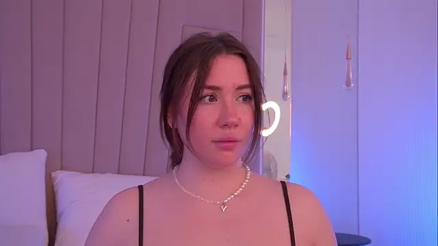 MeganStrain live sex cam