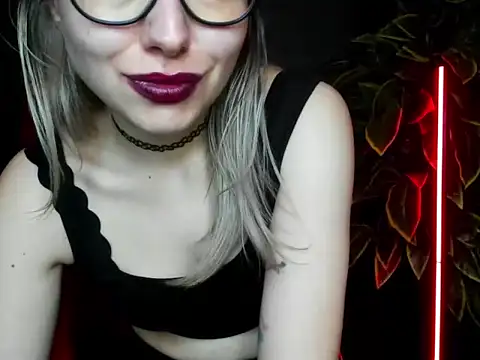 loveHeidi live sex cam