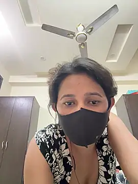 raavigirl live sex cam