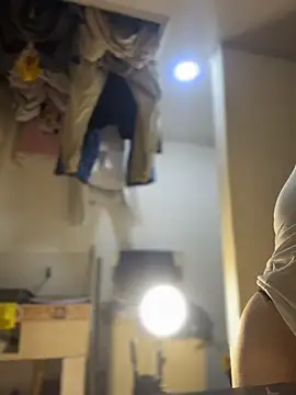 Emiily_lee live sex cam