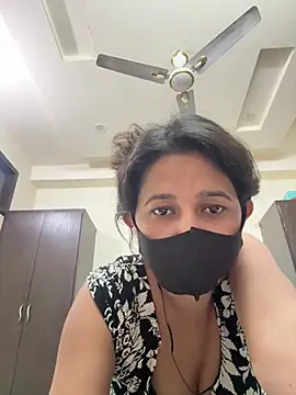 raavigirl's cam snapshot