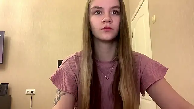 AgnesShy_'s cam snapshot