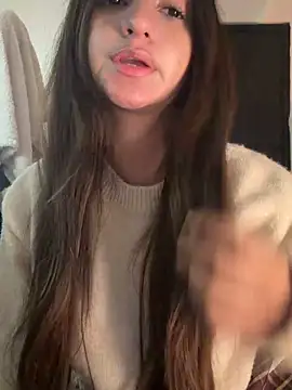 aly_golden_'s cam snapshot