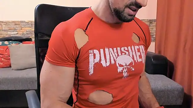 HotHunkTrainer live sex cam