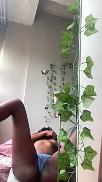 StrawberryXpeach's cam snapshot