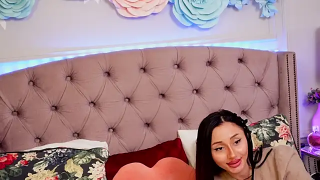 JenniferLovve's cam snapshot