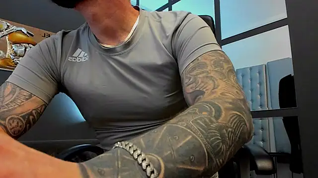 AronGrant live sex cam