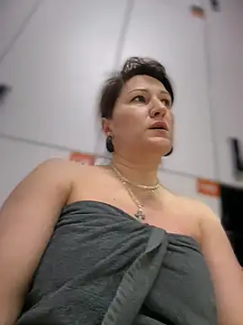 ZhenjaPoledance live sex cam