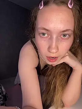 Holy_Poly's cam snapshot