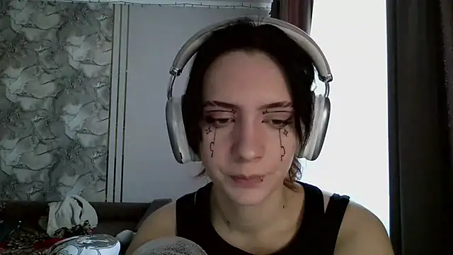 LxayBloom's cam snapshot