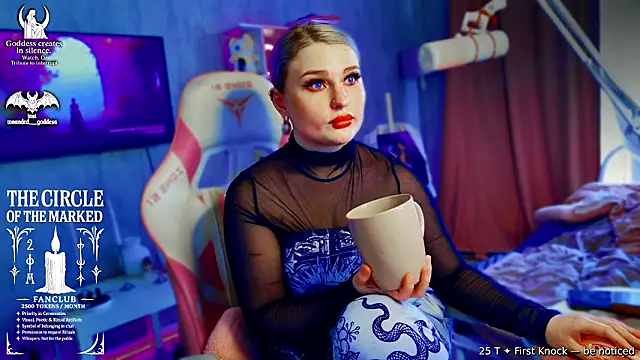 Wounded_Goddess_ live sex cam