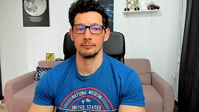 BrutusK08 live sex cam