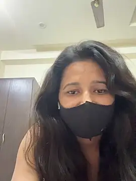 raavigirl's cam snapshot